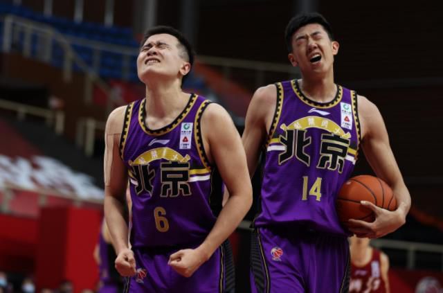 罗马诺在个人专栏中透露，切尔西以及阿森纳正在关注葡萄牙体育19岁中卫迪奥曼德。